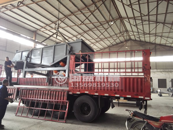 1540-5層重型直線篩發(fā)貨走起 1540-5層重型直線篩發(fā)貨走起