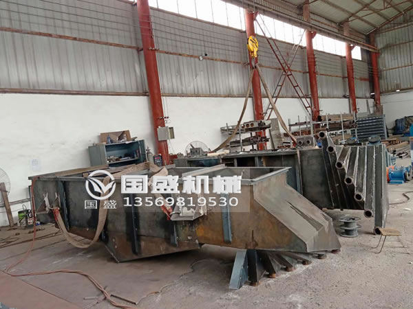 直線多層震動(dòng)篩 直線多層震動(dòng)篩