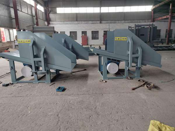 FZC-1.8振動(dòng)放礦機(jī) FZC-1.8振動(dòng)放礦機(jī)